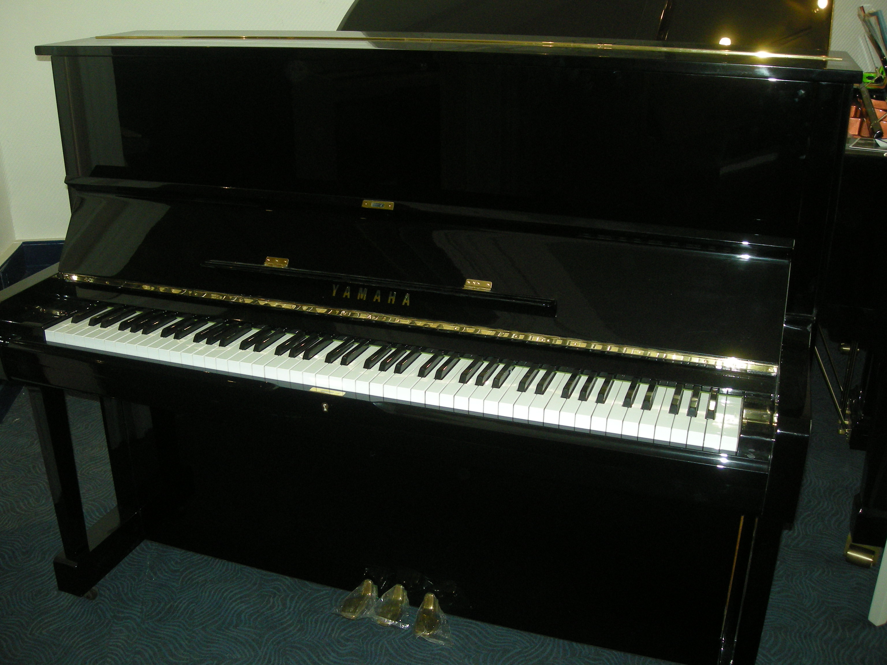 Piano d'occasion Yamaha U1